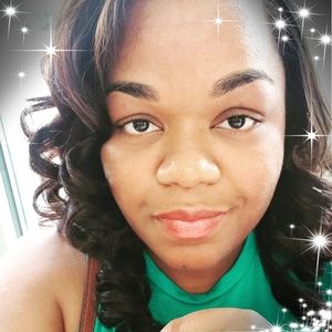 Meet your Posher, Ebony